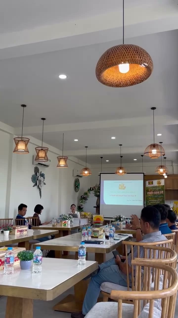 Lớp lý thuyết: hiểu ong dú trước khi mở thùng