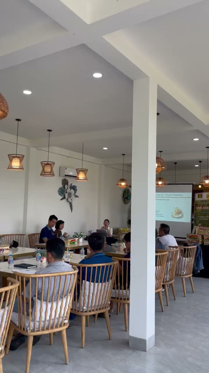 Toàn cảnh phòng học lớp nuôi ong dú